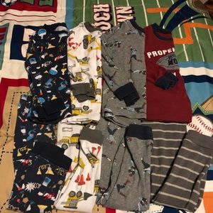 4 sets of Carter’s L/S pajama pant sets—3T